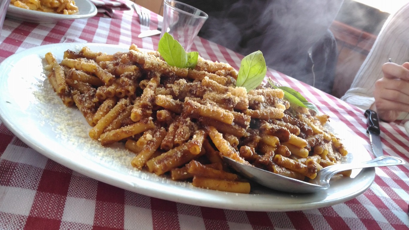 I 5 ristoranti di Napoli dove si mangia da Dio e si spende poco